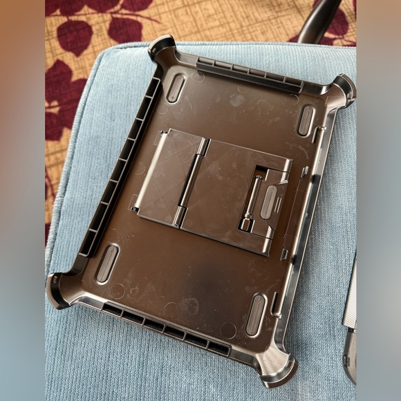 Otterbox iPad 11 pro Defender Series Black case - Picture 4 of 5